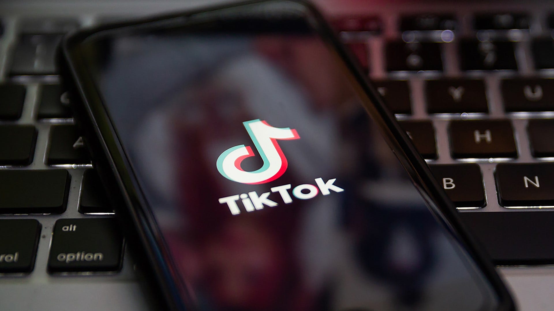 Buy TikTok Likes – Benefits Explained