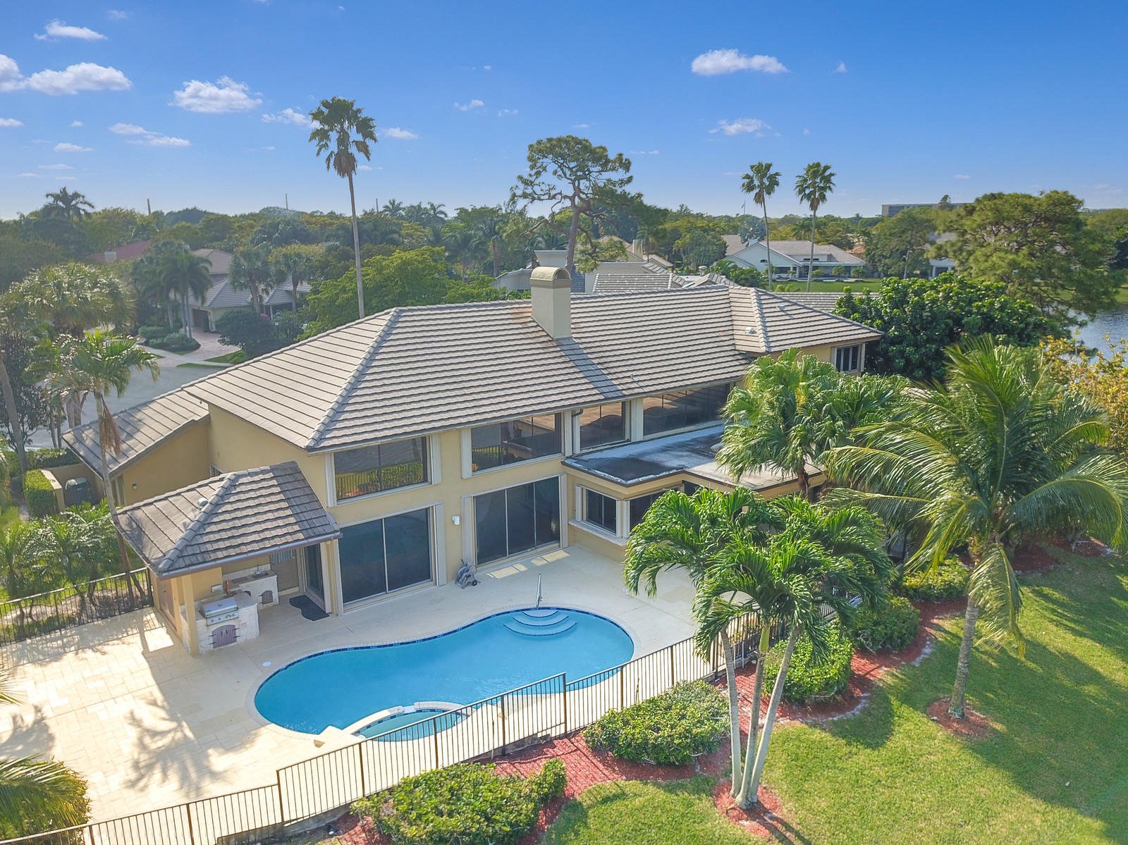 The Boca Raton real estate agents and their services
