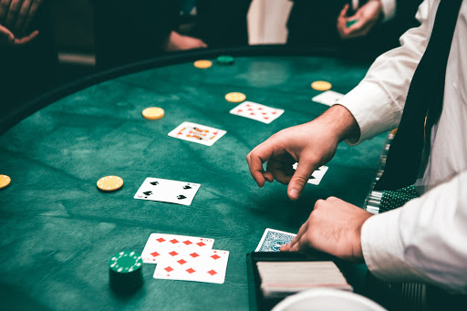 What is situs poker online terpercaya?