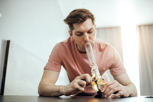 A Beginner’s Guide To Using A Glass Dab Rig