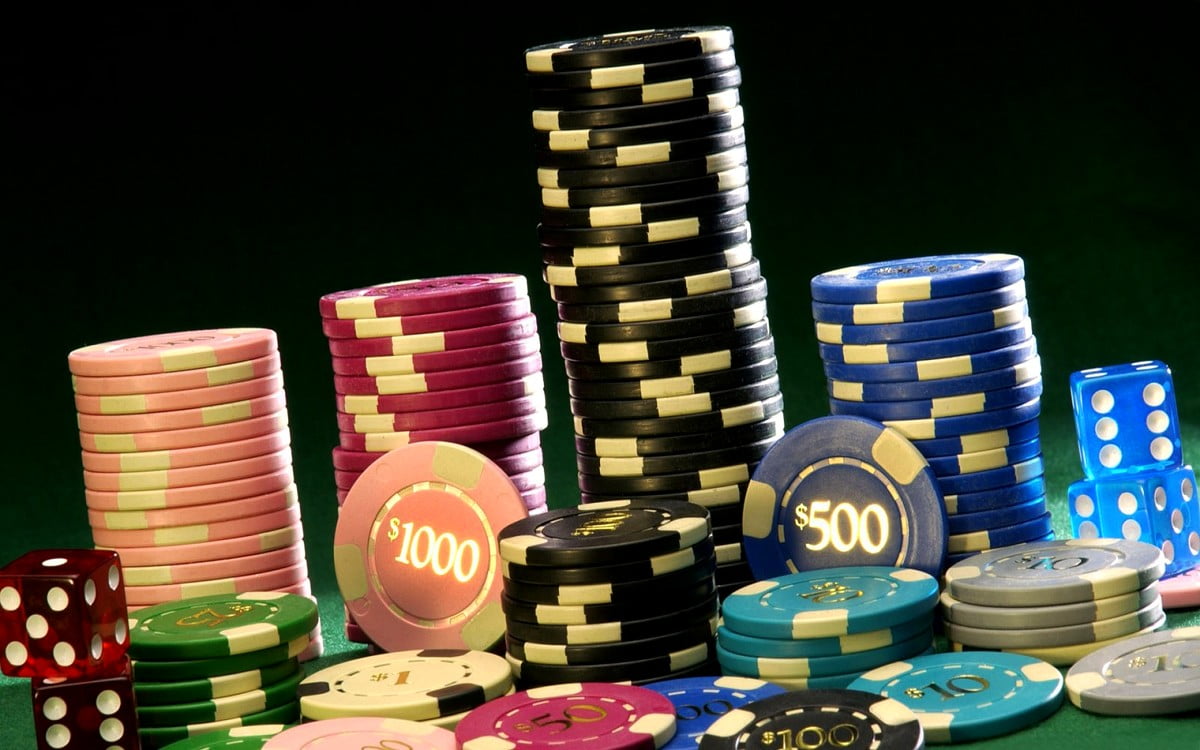 The Advantages of Playing the Casino Online