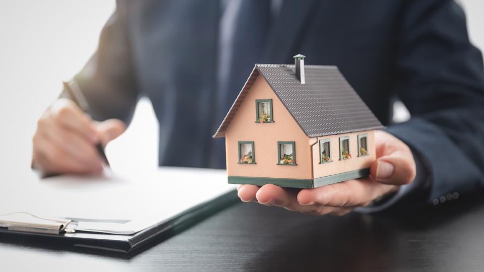 Make the best decision and choose the best Phoenix real estate agent